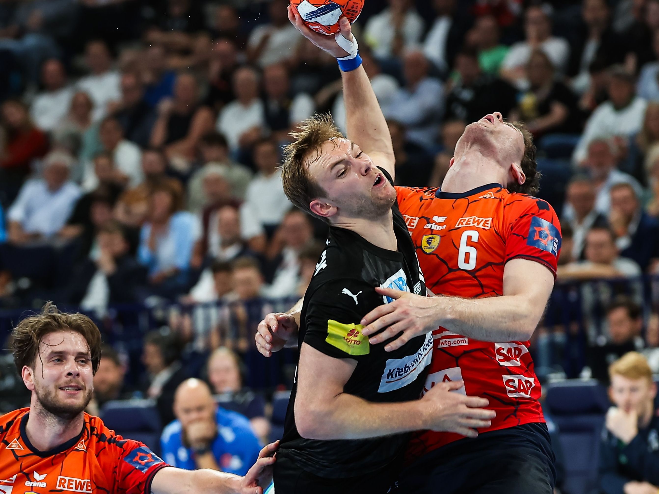Handball European League Temporeiche Füchse Berlin schlagen Rhein