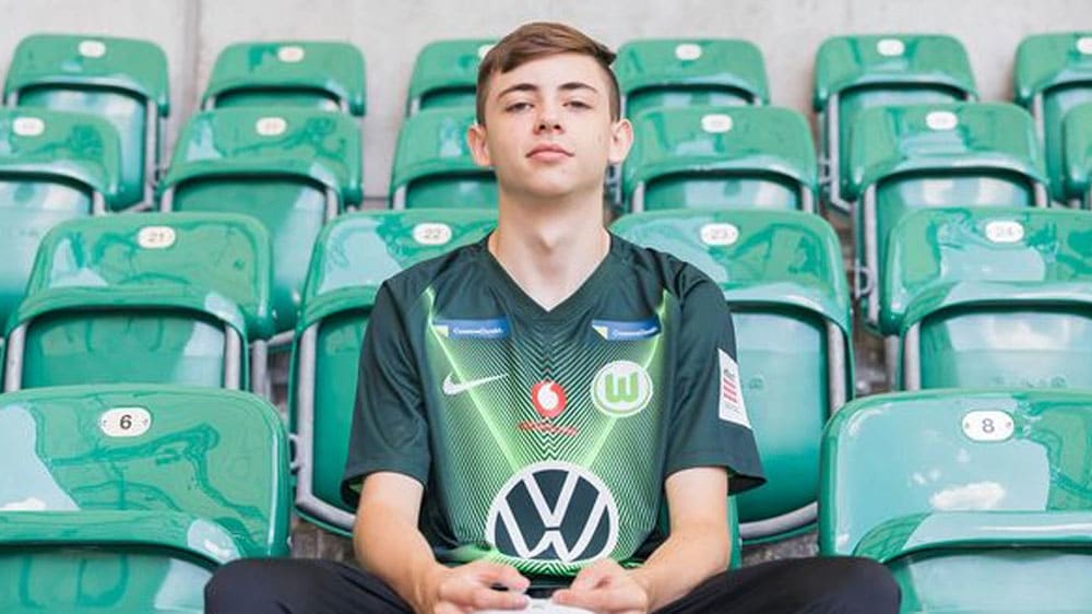 Der VfL Wolfsburg verpflichtet mit Dylan 'DullenMIKE' Neuhausen eines der gr&#246;&#223;ten deutschen FIFA-Talente.