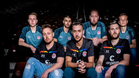 Die eFootball-Profis des FC St. Pauli suchen einen neuen Teamkollegen.