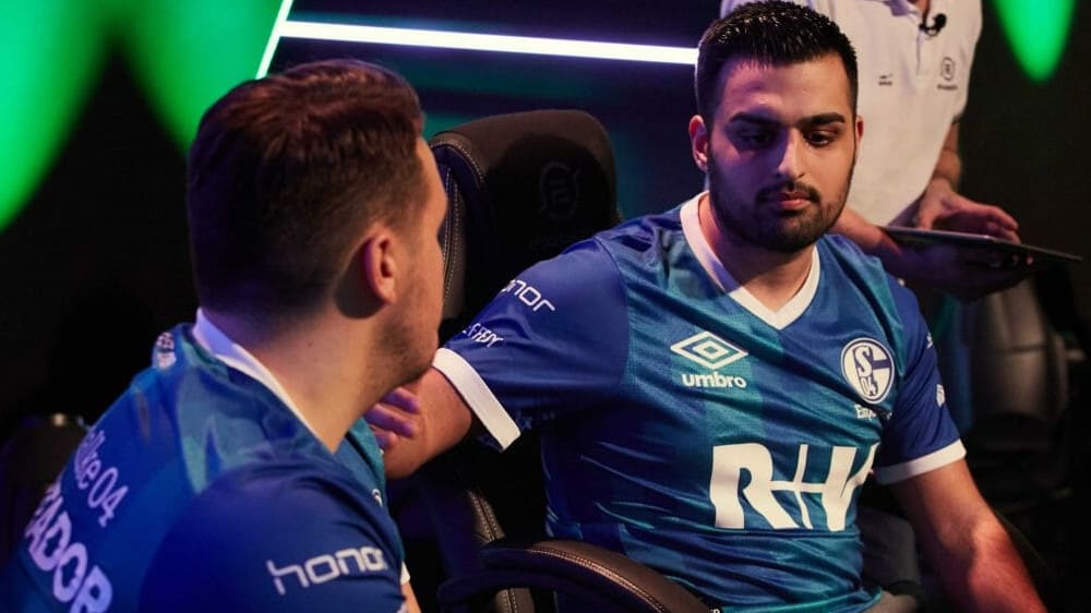 Schalke 04 tritt am Wochenende im Viertelfinale der eFootball.Pro auf den FC Barcelona.