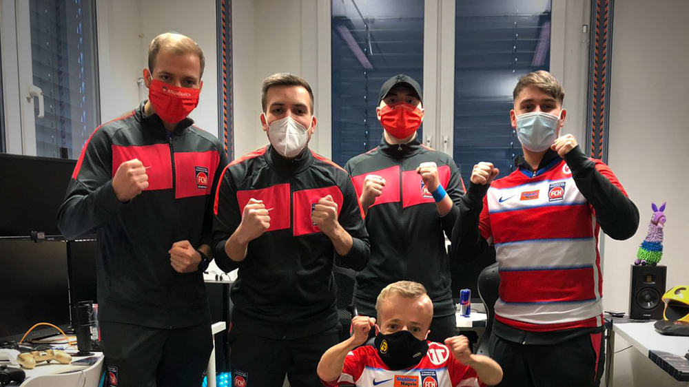 Heidenheims FIFA-Mannschaft hat die eigene Gruppe beim Finalturnier der VBL Club Championship gewonnen.