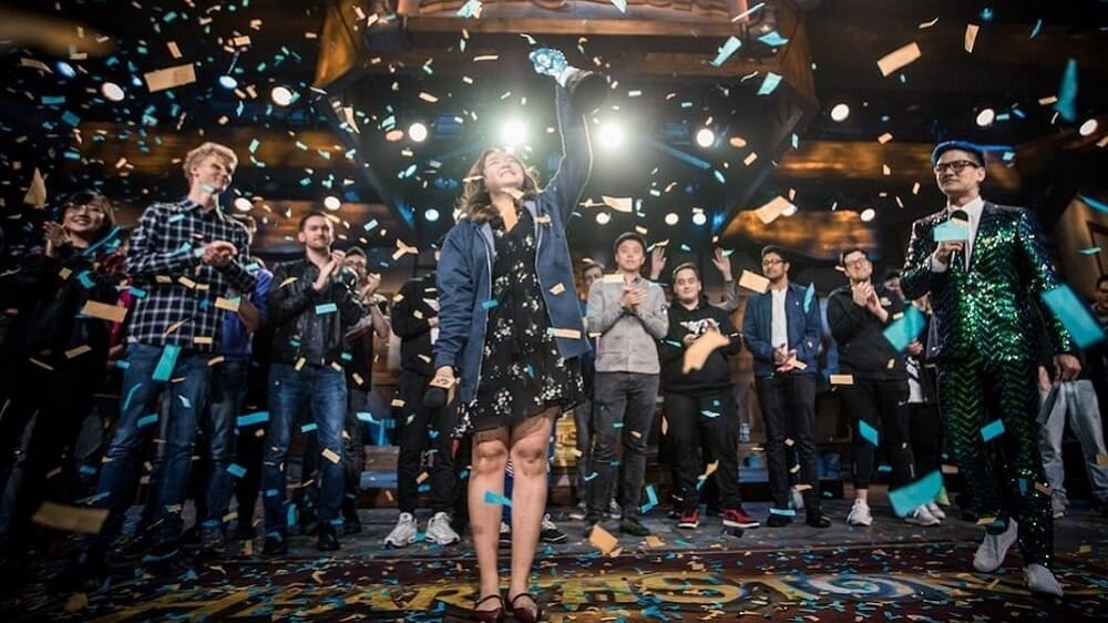 Erste Hearthstone-Weltmeisterin: Liooon gewinnt bei der Blizzcon 2019.
