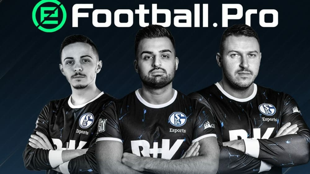 Adrian 'Urma' Urma, Mehrab 'MeroMen' Esmailian und Mike 'EL_Matador' Linden (v.l.n.r.) bilden den neuen PES-Kader von Schalke.