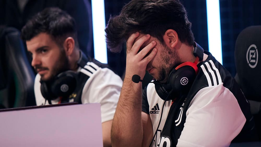 Die eFootball.Pro League verschiebt erneut einen Spieltag. Die Frage, wie die Saison noch zu Ende gebracht werden soll, bleibt offen