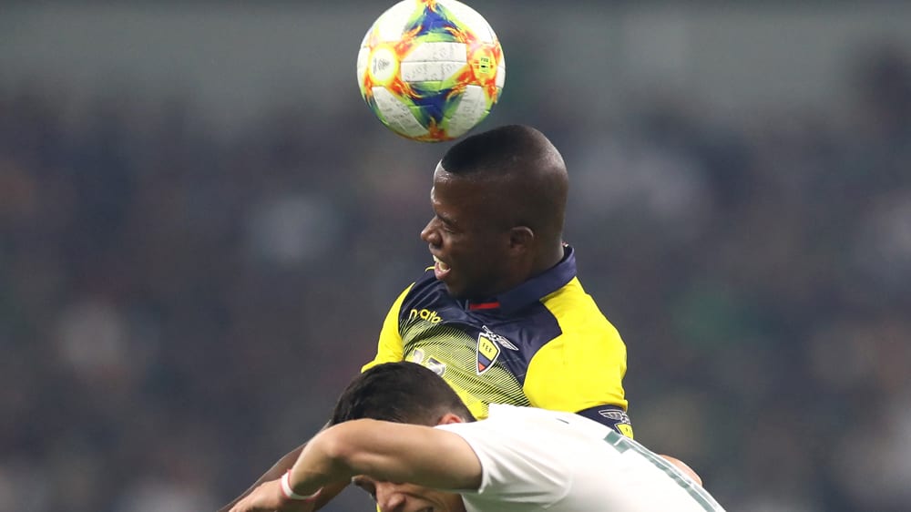 Enner Valencia gegen Hector Moreno