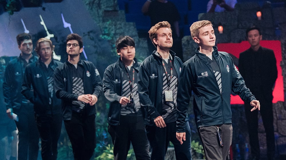 TI9Champion: Zum zweiten Mal in zwei Jahren führt 'N0tail' (r.) OG zum Sieg beim International.