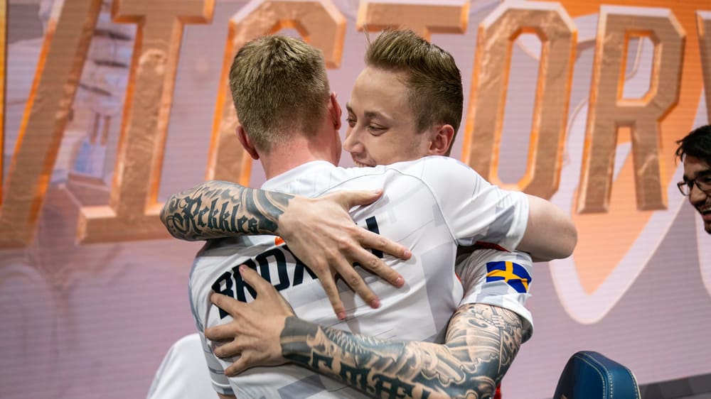 Die Europäer feiern das Weiterkommen bei den Worlds.