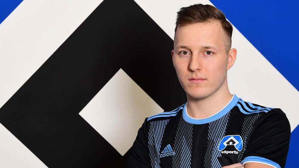 Daniel Dwelk ist der Sieger des dritten kicker eSport Cups.