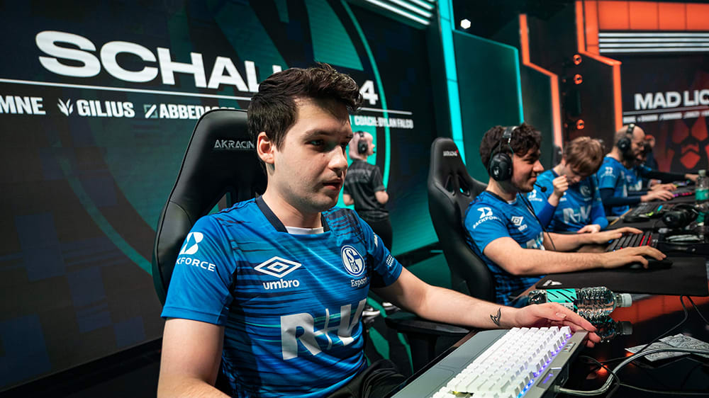 Das League of Legends-Team vom FC Schalke 04 braucht dringend einen Sieg.