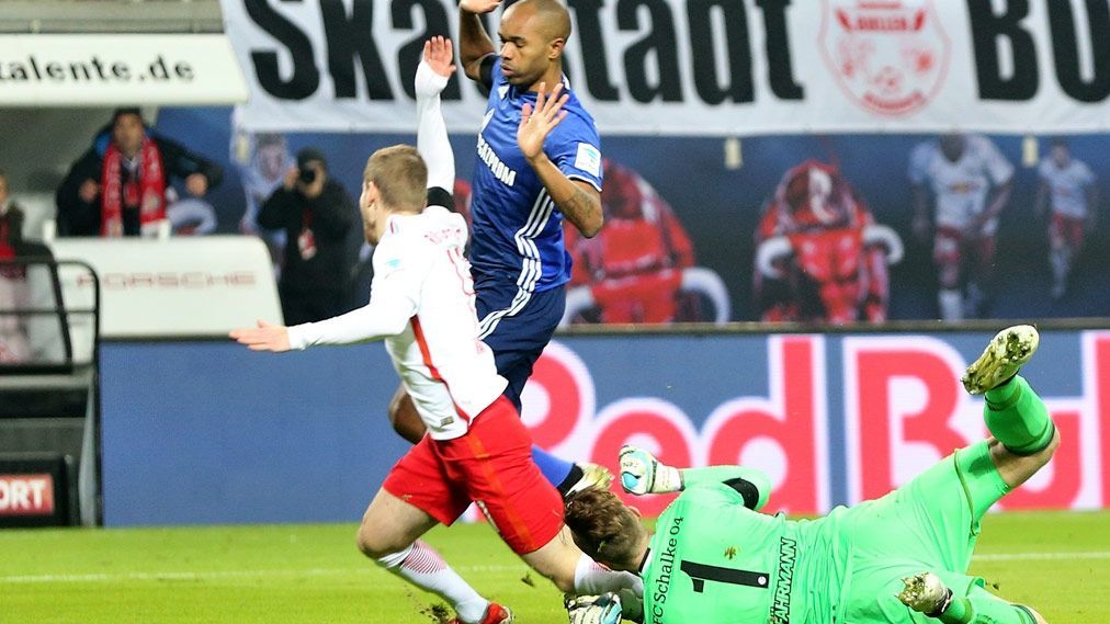 Schwalbe beim Fußball Woher kommt der Begriff? kicker