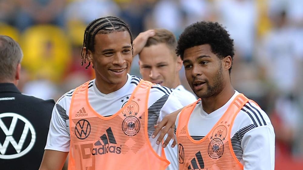 Leroy Sané (l.) und Serge Gnabry