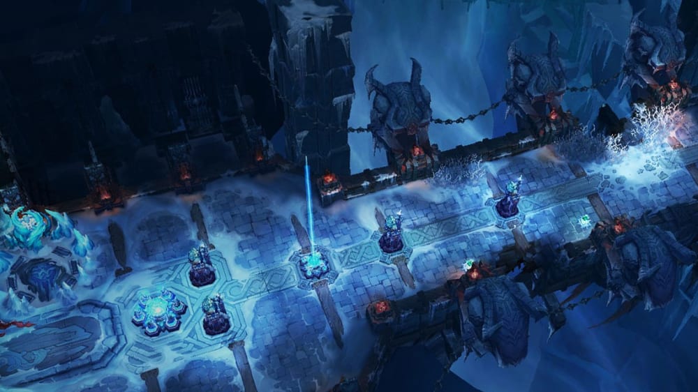 Bei LoL spielt man im Zufalls-Modus auf der ARAM Map, die aus einer einzelnen Lane besteht