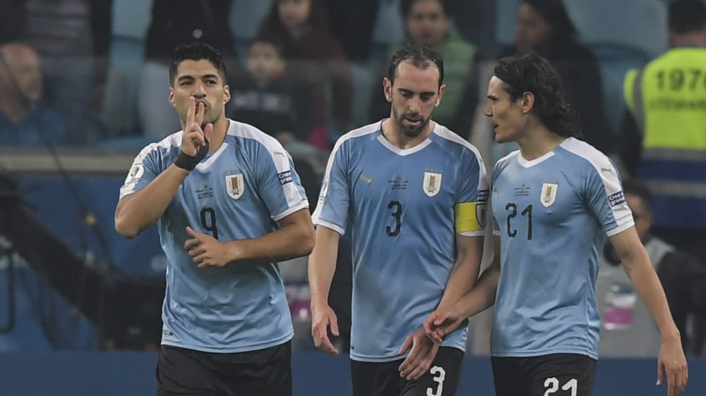Luis Suarez (li.) erzielte das 1:1 - und traf kurz vor dem Ende die Latte.
