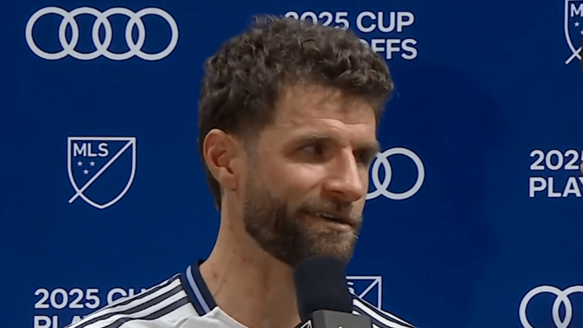 -Unglaublich-M-ller-fehlen-nach-Elfmeterschie-en-die-Worte