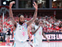Im Bild: Jeff Garrett Jr. (Telekom Baskets Bonn, 4) stimmt seine Fans nach dem Sieg an. 22.05.2026, Basketball, Fitness First Wuerzburg Baskets vs. Telekom Baskets Bonn, easyCredit BBL Playoffs, 3. Viertelfinale, Deutschland, 97072, tectake-Arena Wuerzburg, *** In the picture Jeff Garrett Jr Telekom Baskets Bonn, 4 tunes his fans after the victory 22 05 2026, Basketball, Fitness First Wuerzburg Baskets vs Telekom Baskets Bonn, easyCredit BBL Playoffs, 3 Quarterfinals, Germany, 97072, tectake Arena Wuerzburg, Copyright: HMBxMedia xJulienxBecker