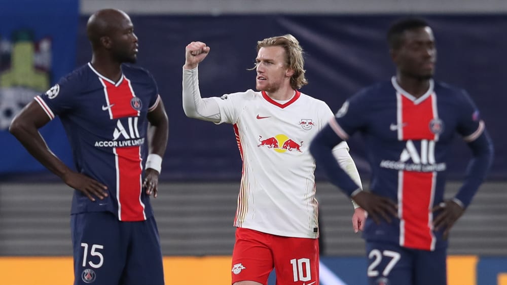 Emil Forsberg jubelt über das 2:1 für Leipzig.