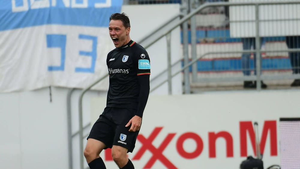Jubelschrei:&nbsp;Alexander Bittroff feiert seinen Siegtreffer für den 1. FC Magdeburg im Spiel gegen den SV Meppen. 