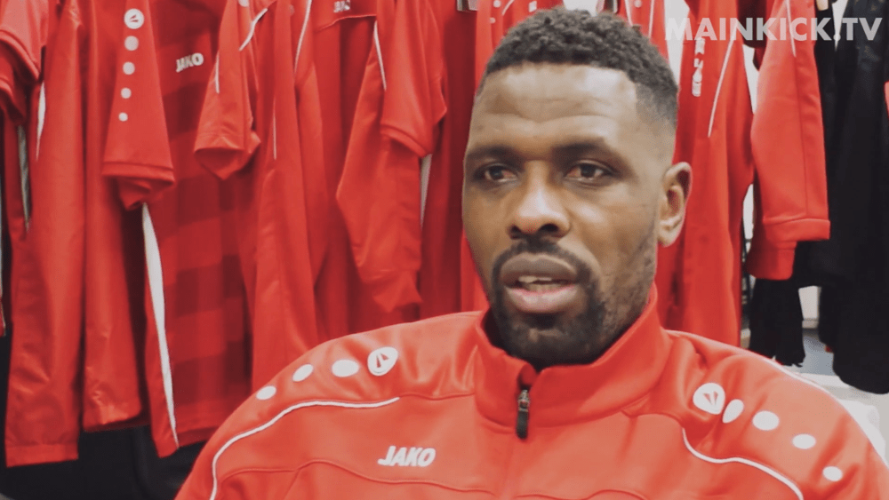 Will zwölf Tore und damit RW Frankfurt zum Klassenerhalt in der Verbandsliga schießen: Mohamadou Idrissou.