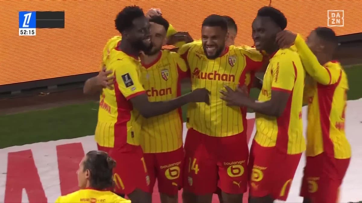 Lens - Marseille: Eigentor zum 2:1 durch Pavard in der 53. Minute