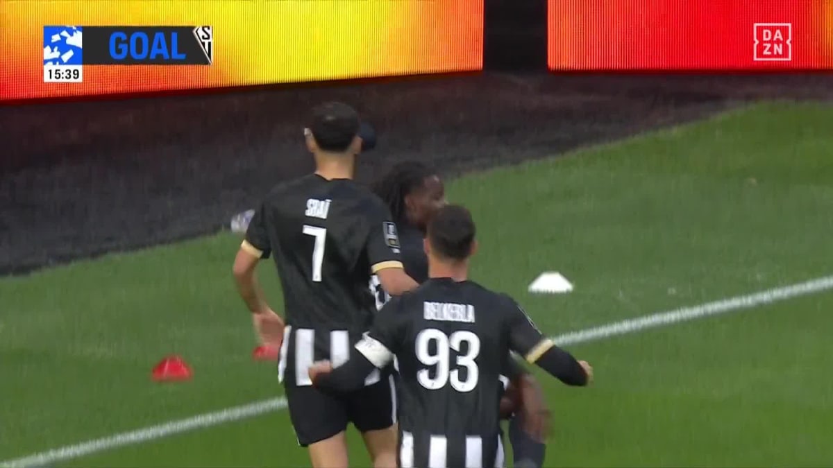 Angers - Lorient: Tor zum 1:0 durch Peter in der 16. Minute