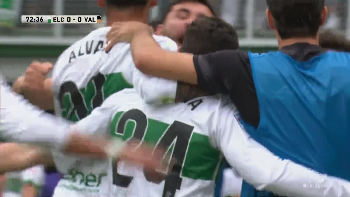 Valencia sauer: Elche trifft zum 1:0, statt den Ball rauszuspielen