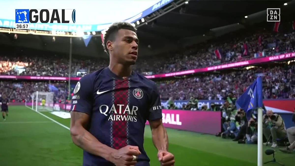 Traumtor von Doué: Ansatzlos in den Winkel zum 2:0