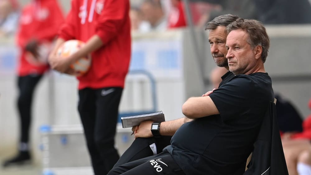 Alfred Kaminski (vorne) wird Kickers Offenbach verlassen.