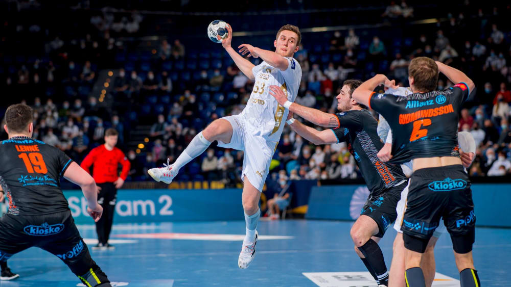 Mykola Bilyk - hier beim Gruppenspiel im Februar 2022 gegen MAHB - und der THW Kiel wollen gegen Montpellier den Schritt ins Final4 der Handball Champions League machen.
