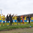 Führt eine "vogelwilde" Liga an: Der 1. FC Lokomotive Leipzig gewinnt auch enge Spiele.