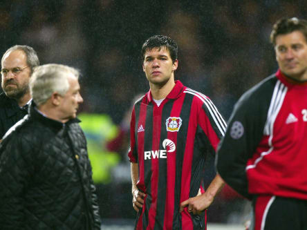 Ein enttäuschter Michael Ballack nach dem verlorenen Champions-League-Finale 2002.
