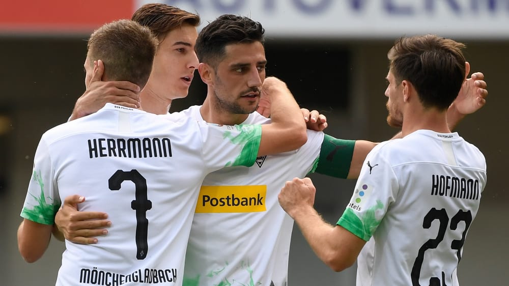 Doppeltorschütze bei der "Generalprobe" vor dem Saisonfinale: Gladbachs Kapitän Lars Stindl (Zweiter von rechts).