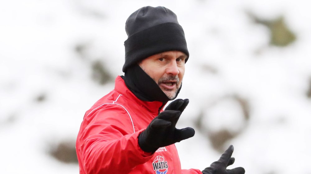 Aues Trainer Dirk Schuster freut sich auf das Wiedersehen mit Fortunas Coach Uwe Rösler.