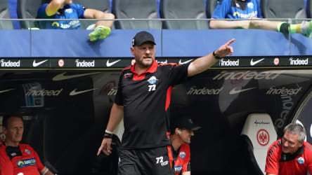 Steffen Baumgart wird trotz des Abstiegs Chefcoach beim SC Paderborn bleiben