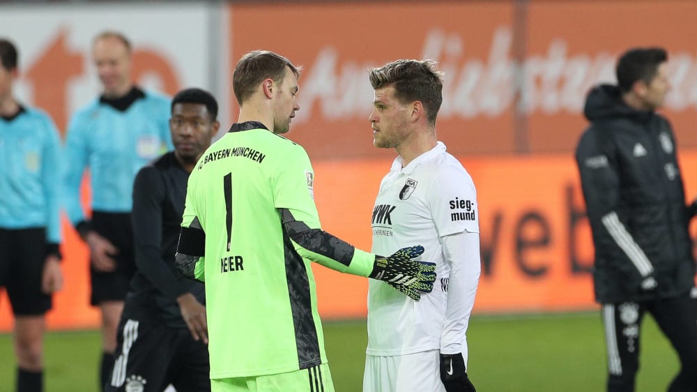 Bayerns Manuel Neuer spielte in der Bundesliga zum 196. Mal zu null - und zog damit mit FCB-Legende Oliver Kahn gleich.