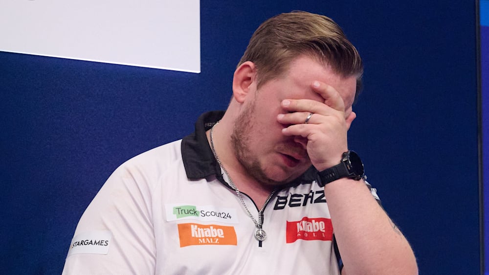 Tränen müssen raus: Martin Schindler nach seiner Final-Niederlage in Dortmund
