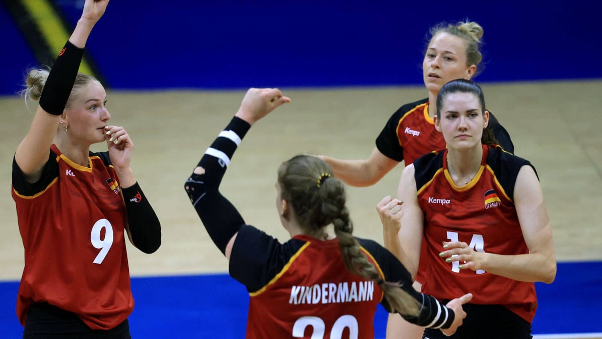 Deutsche-Volleyballerinnen-bezwingen-Weltmeister-Serbien