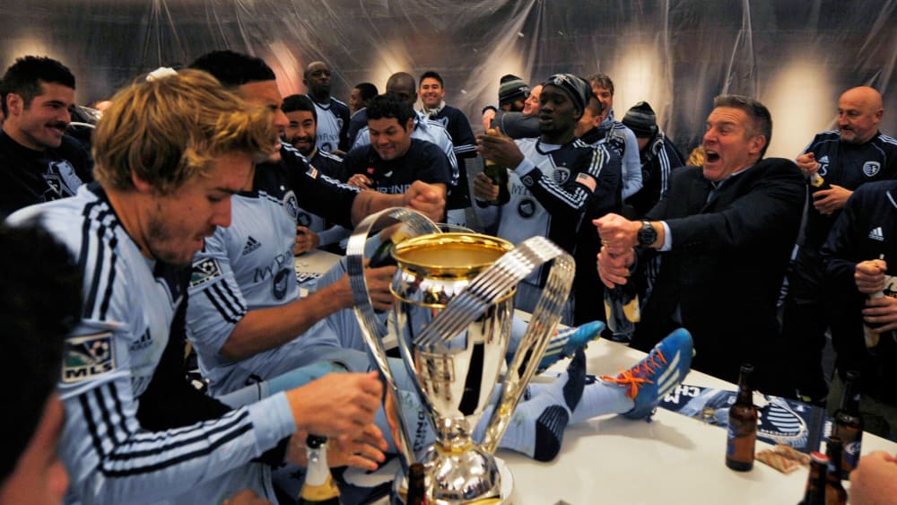 Dergrößte Titelfür Peter Vermes (Re.): 2013 Feiere er den Mls-Titel MIT Kansas City.