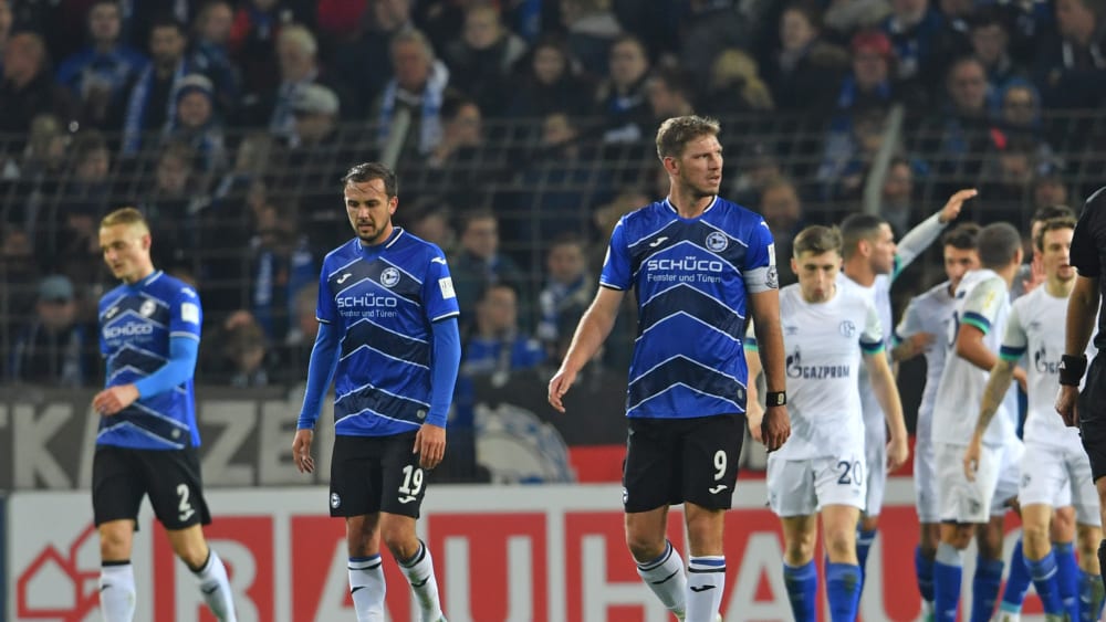 Enttäuschte Bielfelder und jubelnde Schalker