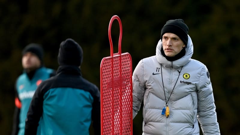 COBHAM, ENGLAND - FEBRUARY 21:  Thomas Tuchel of Chelsea during a training session at Chelsea Training Ground on February 21, 2022 in Cobham, England. (Photo by Darren Walsh/Chelsea FC via Getty Images)