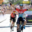Victor Campenaerts von Lotto Dstny gewinnt die 18. Etappe der Tour in Barcelonette.