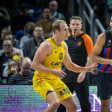 Enge Kiste bis zur Sirene: Luke Sikma bearbeitet Oscar da Silva (re.).
