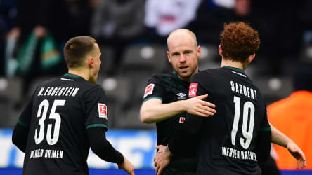 Davy Klaassen gratuliert Josh Sargent