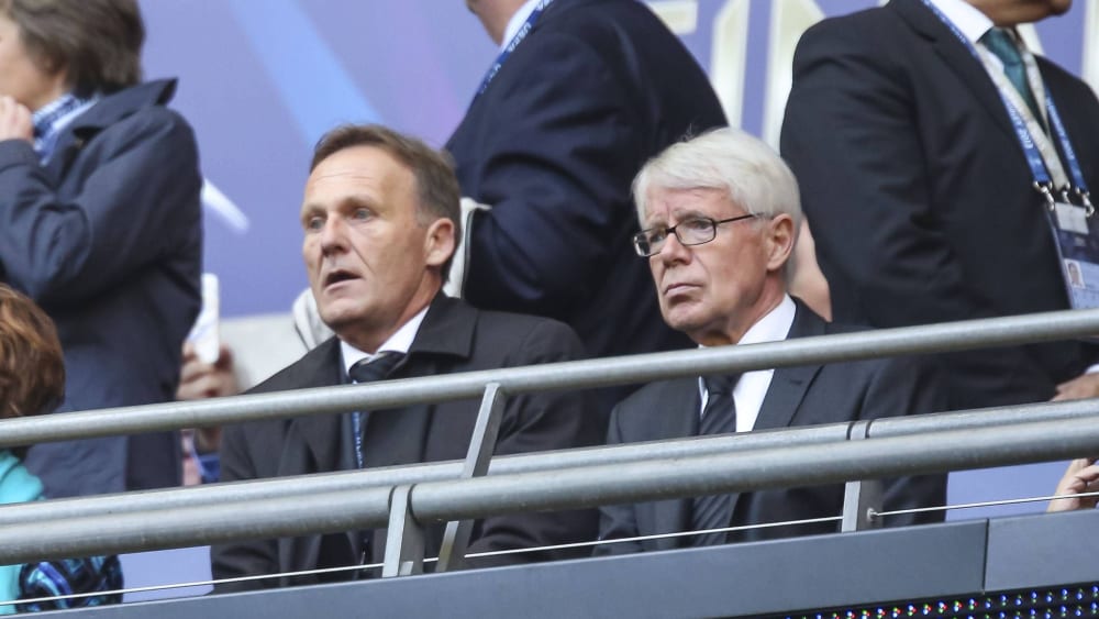 Auf der Tribüne von Wembley: Die BVB-Bosse Hans-Joachim Watzke (li.) und Reinhard Rauball.