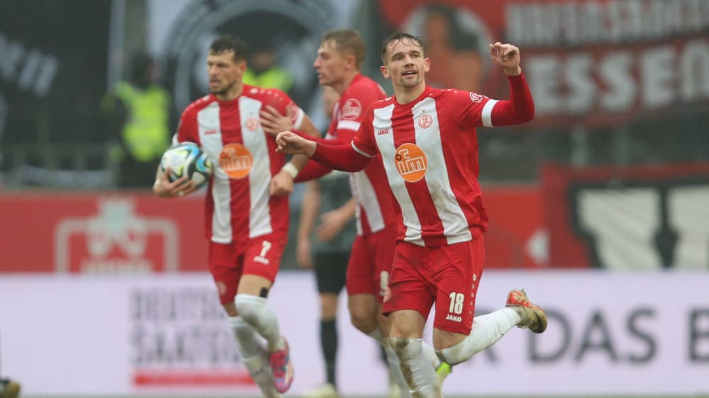 Sein Jokertor ebnete den Weg zum Sieg: Nils Kaiser bejubelt seinen Treffer zum zwischenzeitlichen 3:3 gegen den SC Freiburg II.