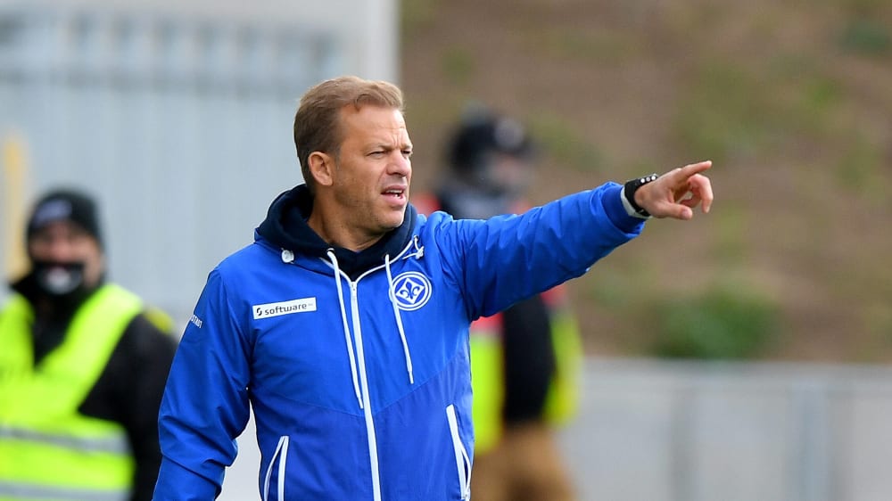Hofft, dass sich sein Team beim KSC endlich belohnt: Darmstadts Trainer Markus Anfang.