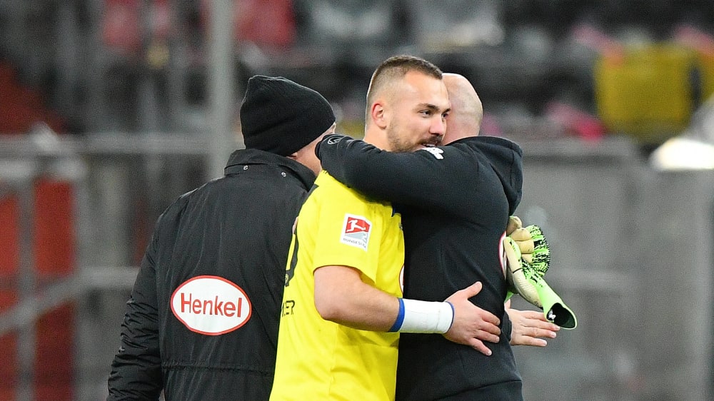 Lagen sich nach dem Erfolg in den Armen: Florian Kastenmeier und sein Trainer Uwe Rösler.