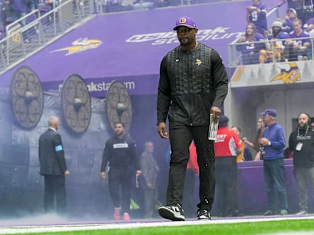 Brian Flores von den Minnesota Vikings