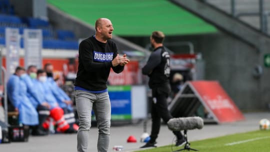 Torsten Lieberknecht führt mit dem MSV Duisburg die Tabelle in der 3. Liga an.