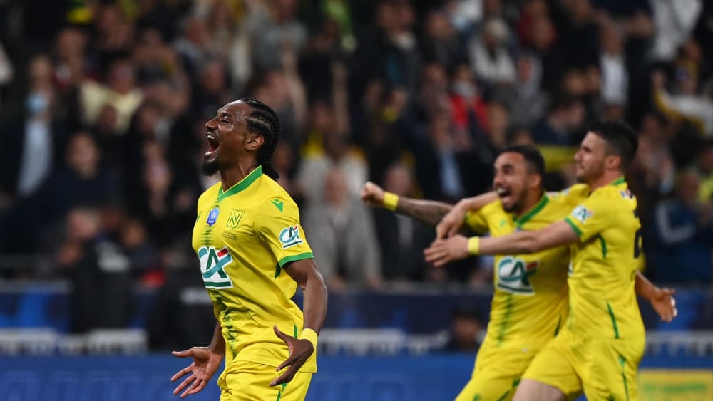 Großer Jubel beim FC Nantes: Der erste Titel nach 22 Jahren ist perfekt.