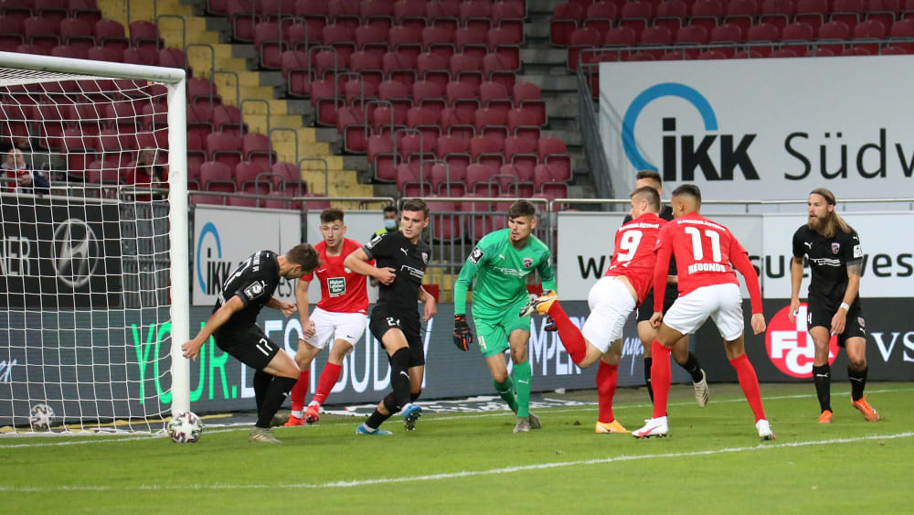 Marvin Pourié erzielt per Hacke das 1:0.